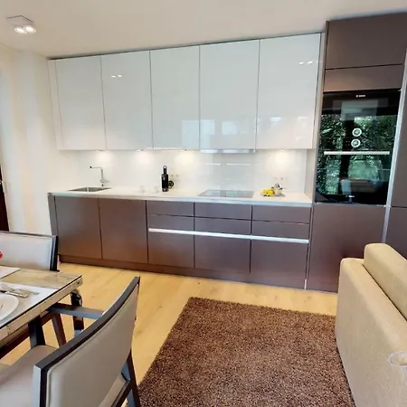 White Pearl 2.07 アパート ティメンドルファー・シュトラント